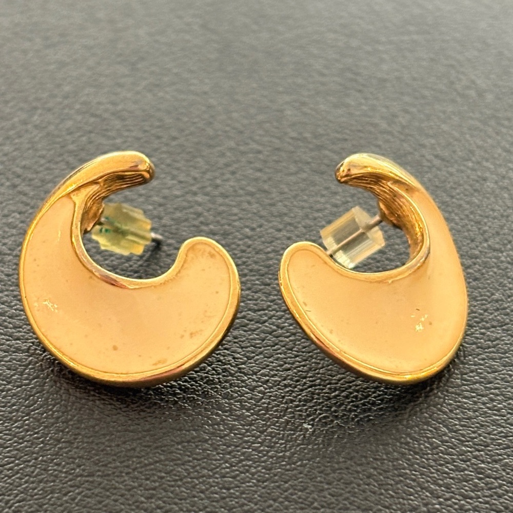 Vintage Monet Gold-Tone and Cream Enamel Bean-Shaped Earrings – 1970s/1980s